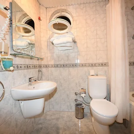 Park Hotel 2*